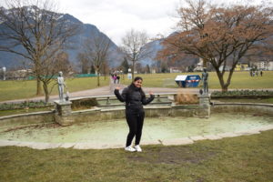 This is the fountain in the background where the scene was shot.